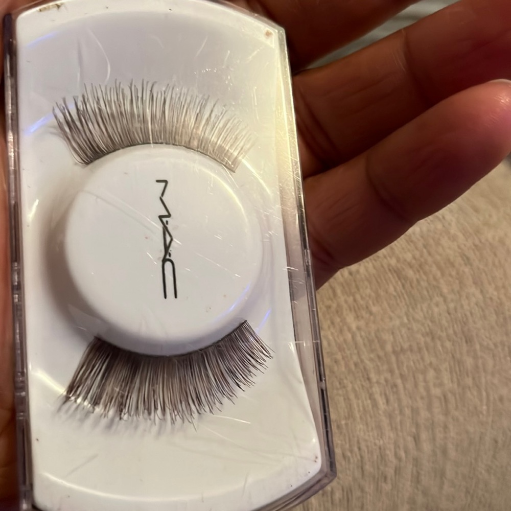 Mac lashes 34| Dark brown lashes